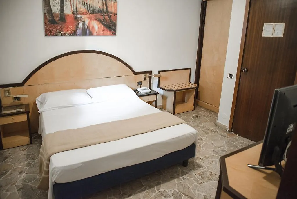 Hotel H&L Чинизелло-Бальзамо Италия
